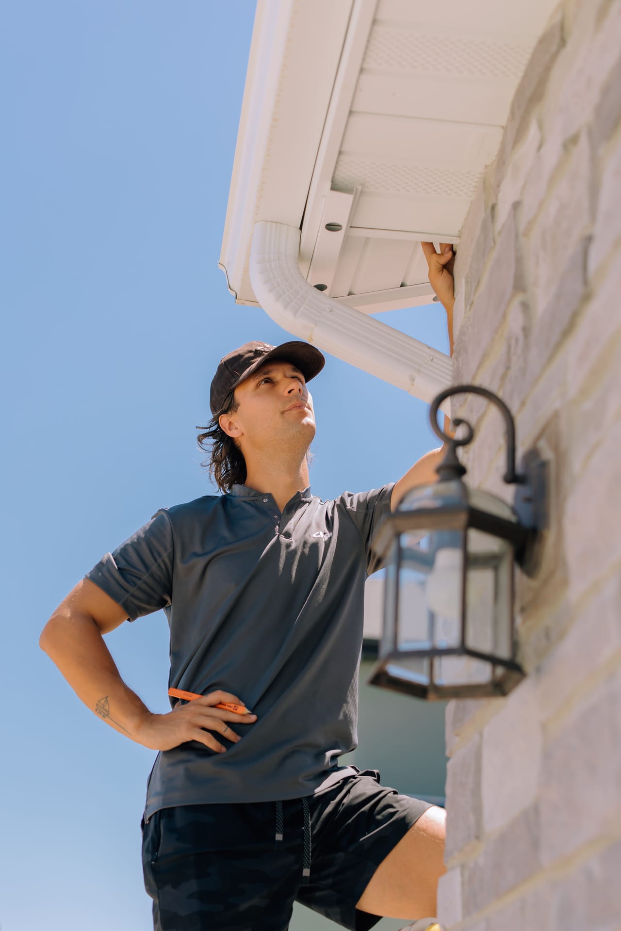 Soffit fitting